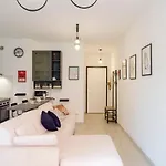 Joivy Flat With Terrace & Parking 세스트리레반떼