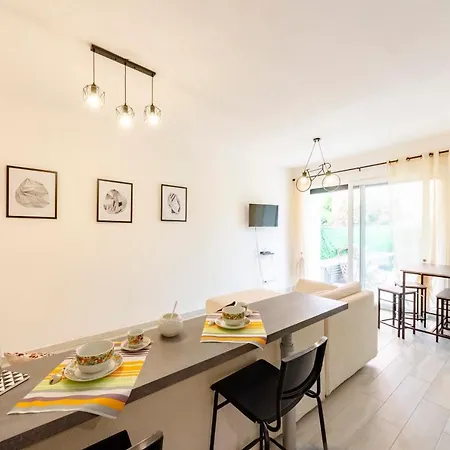 Joivy Flat With Terrace & Parking 아파트 세스트리레반떼