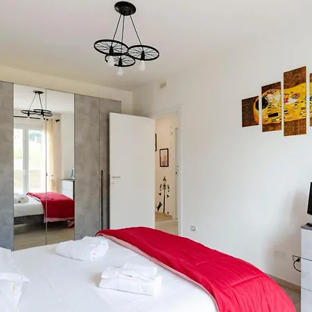 Joivy Flat With Terrace & Parking