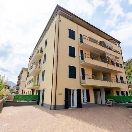 Apartman Joivy Flat With Terrace & Parking *